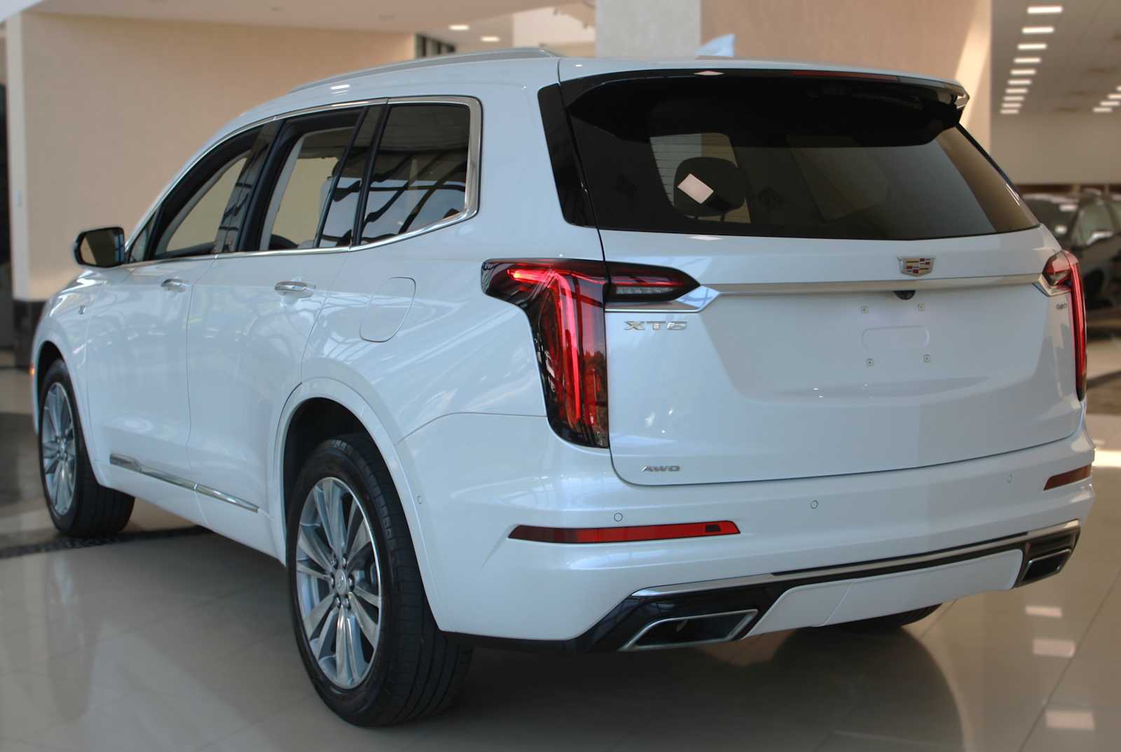 used 2022 Cadillac XT6 car, priced at $31,797