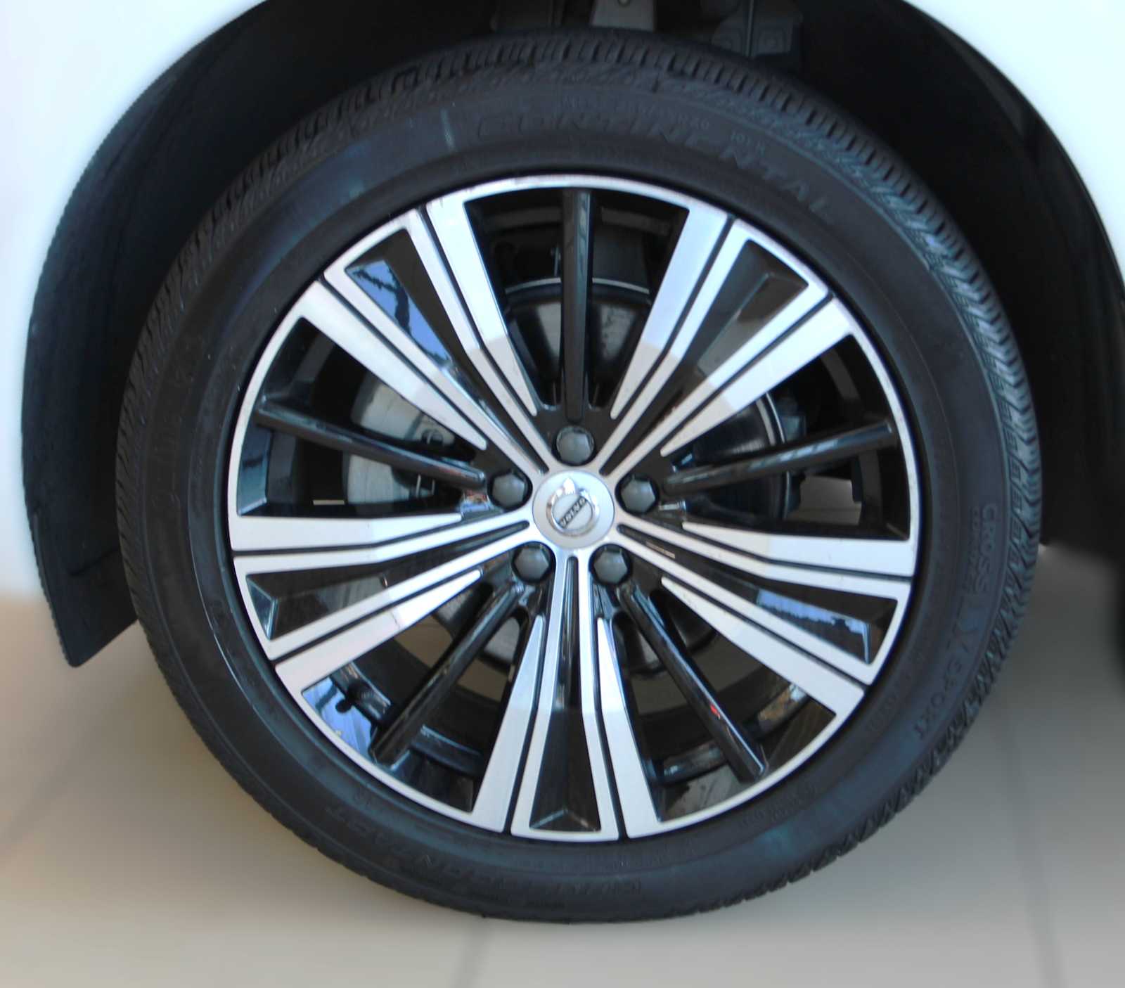 used 2022 Volvo XC60 car, priced at $31,097