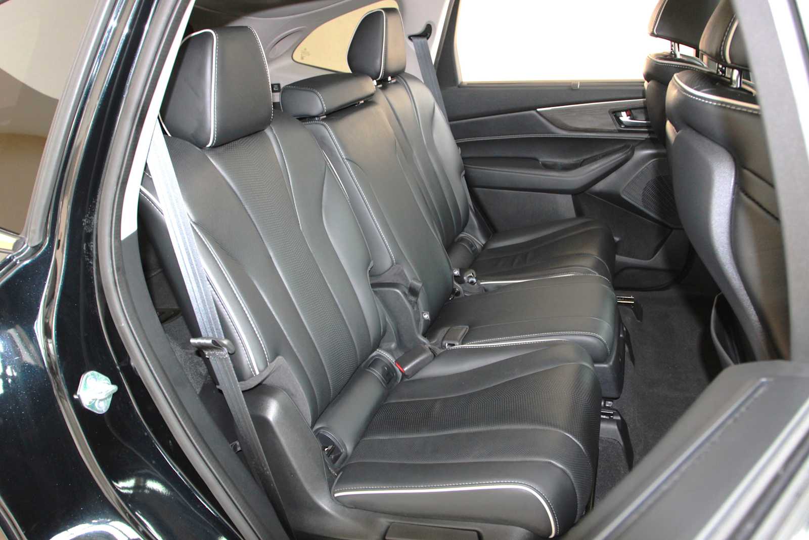 used 2023 Acura MDX car, priced at $41,497