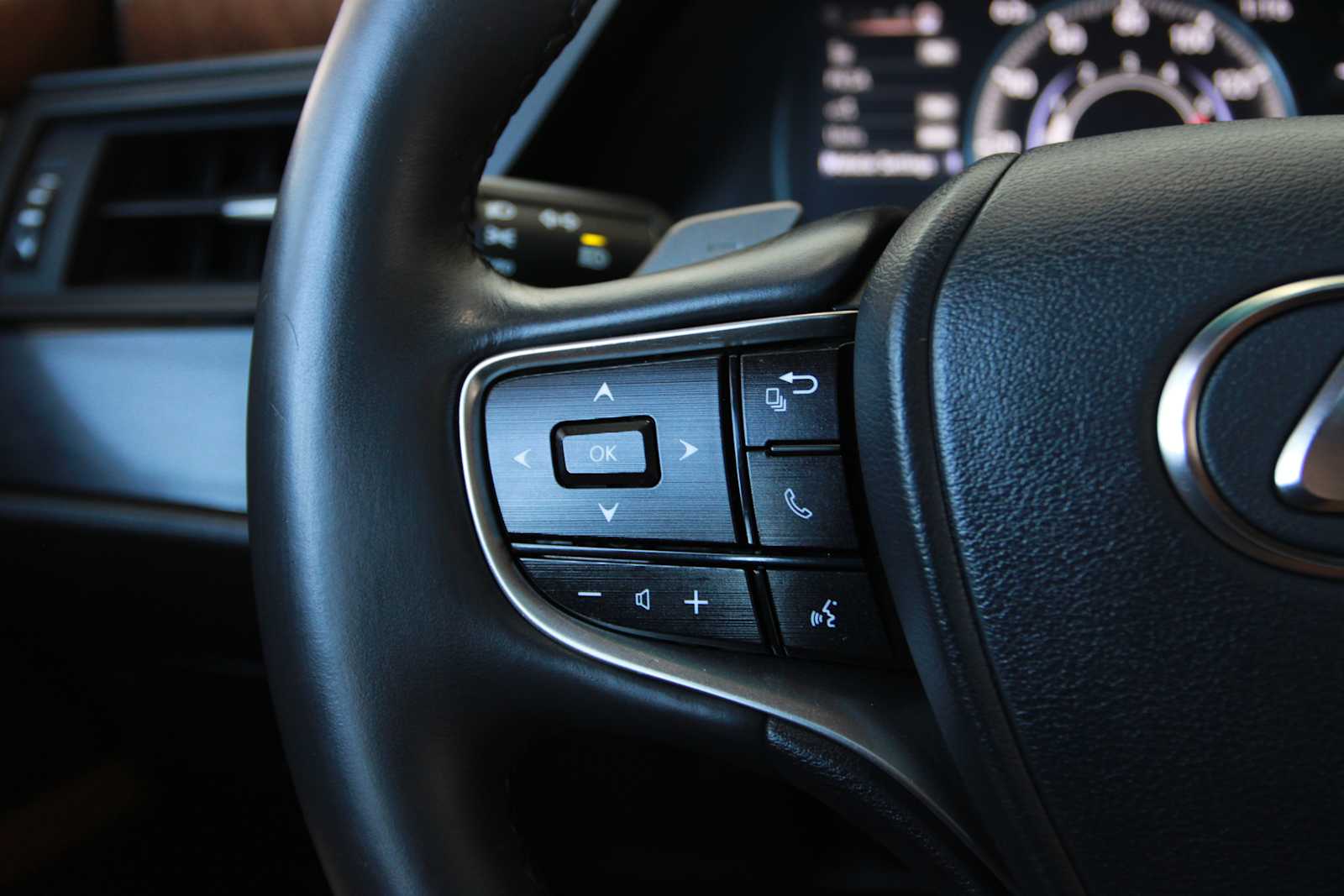 used 2022 Lexus ES 350 car, priced at $38,497