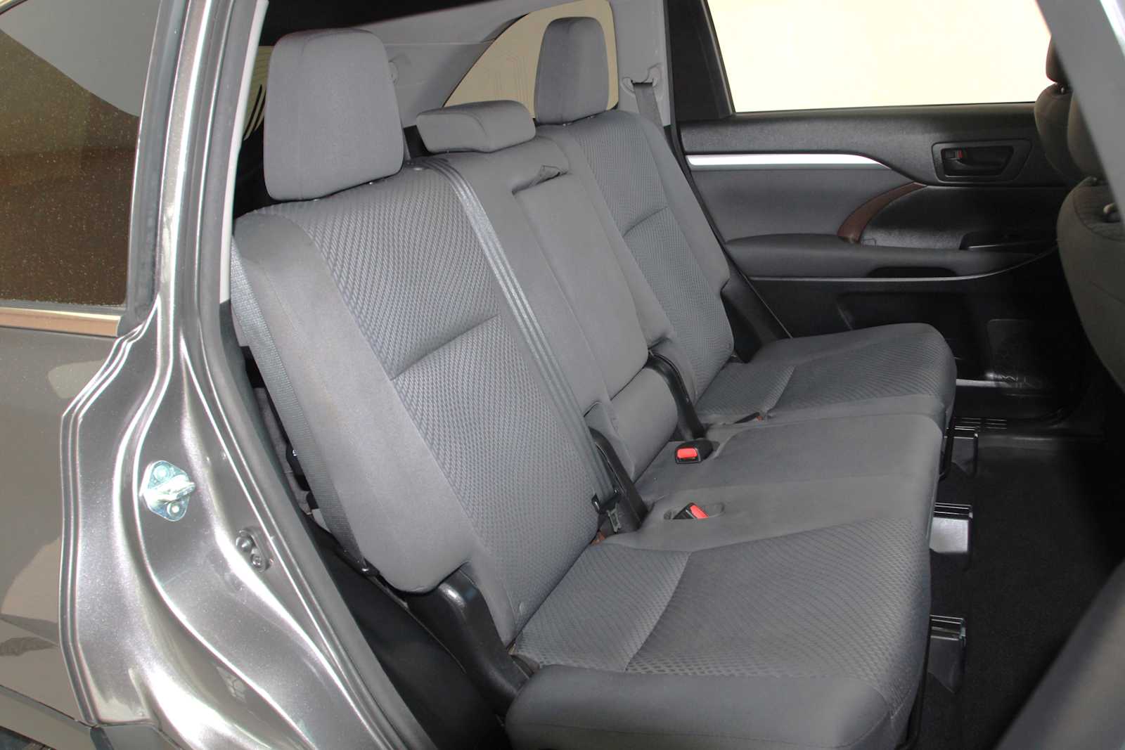 used 2015 Toyota Highlander car, priced at $18,497