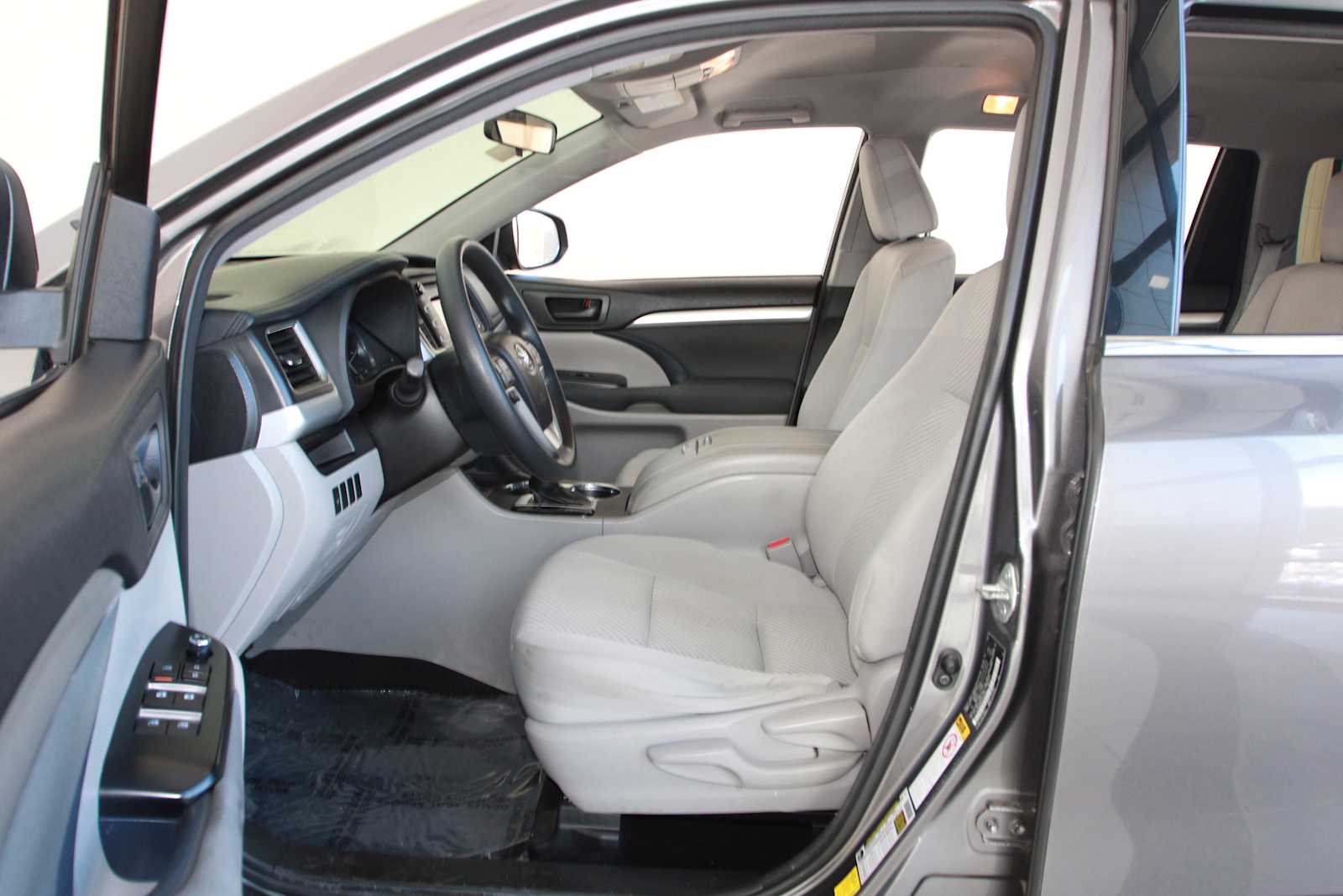 used 2015 Toyota Highlander car, priced at $18,197