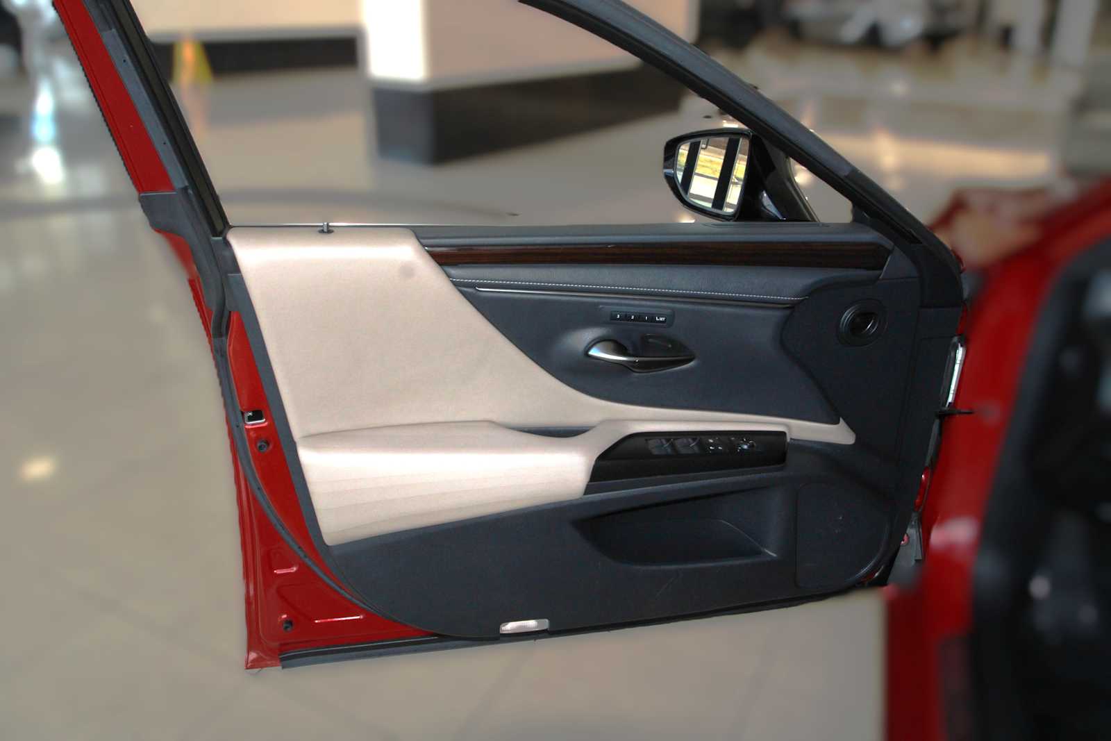 used 2019 Lexus ES 300h car, priced at $23,497