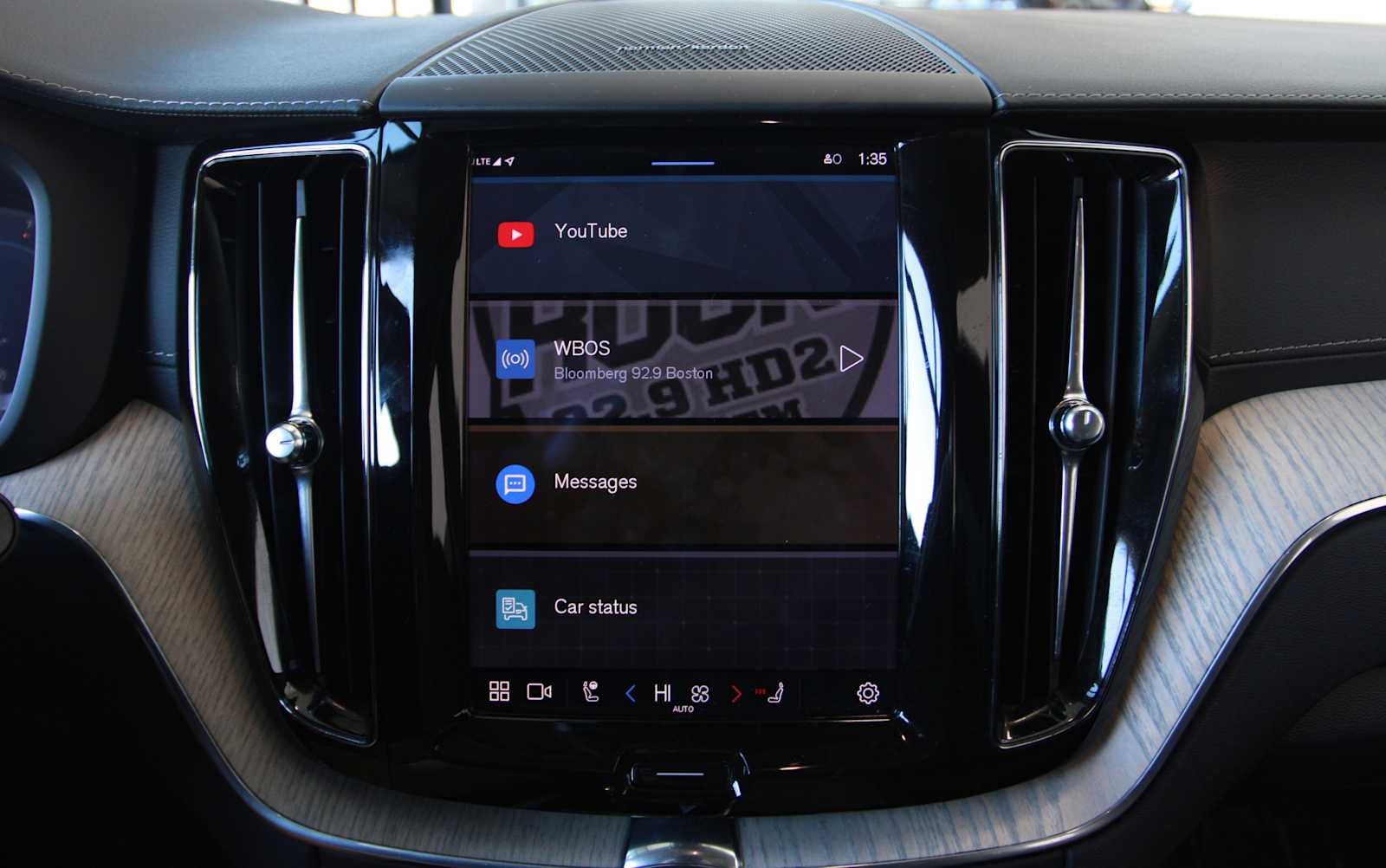 used 2022 Volvo XC60 car, priced at $31,097