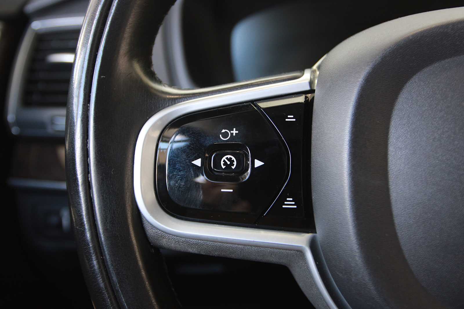 used 2019 Volvo XC90 car, priced at $17,497