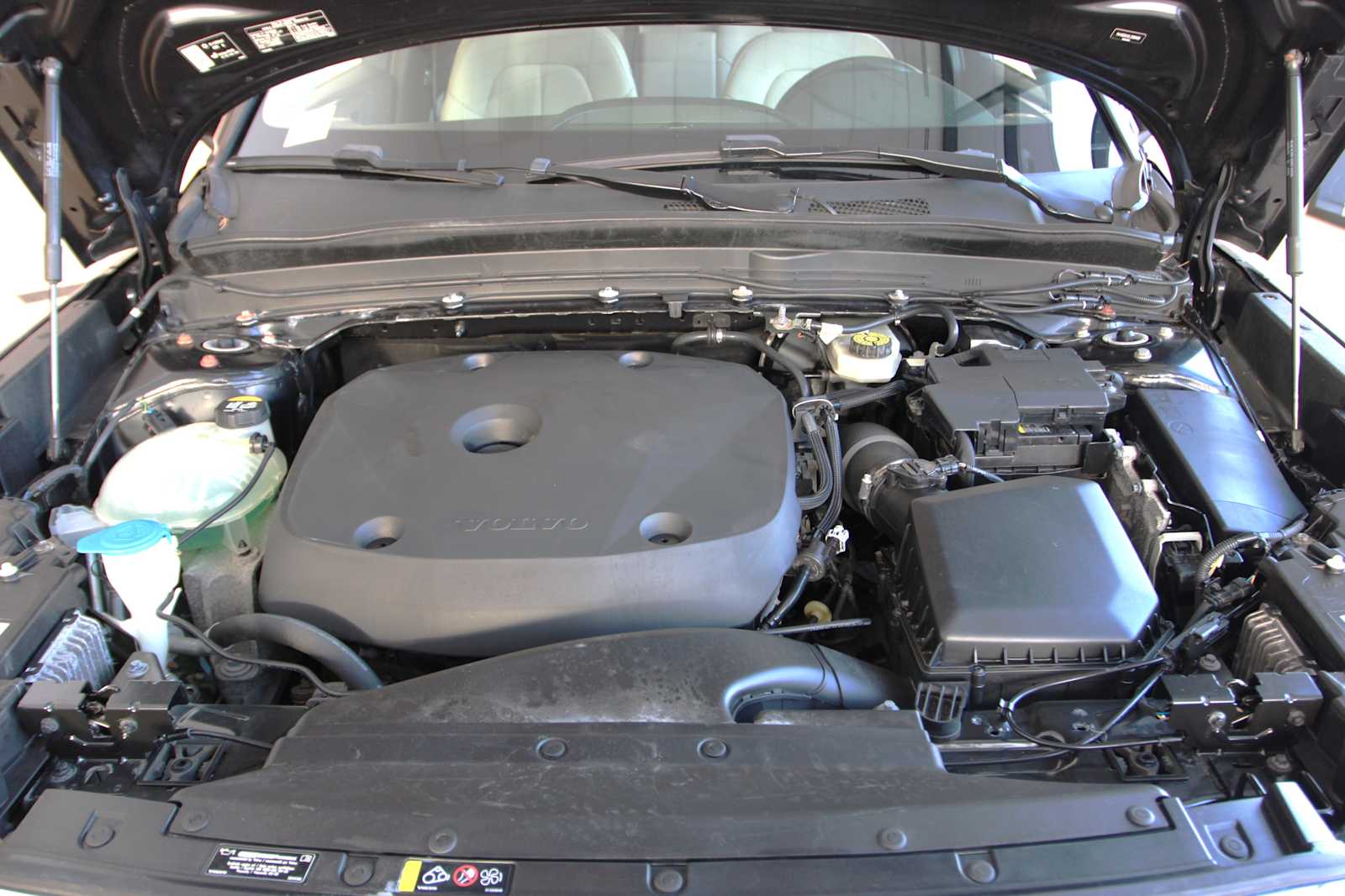 used 2020 Volvo XC40 car, priced at $17,497