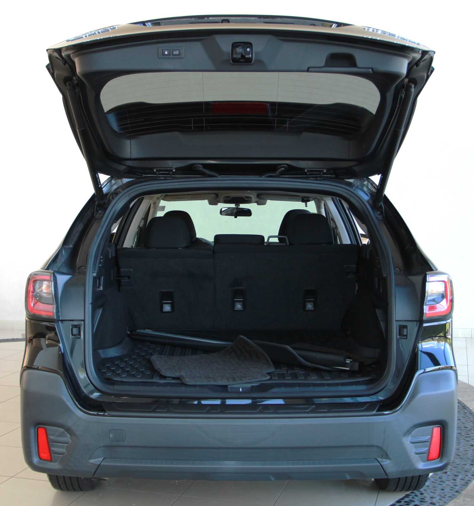 2020 Subaru Outback Premium photo 4