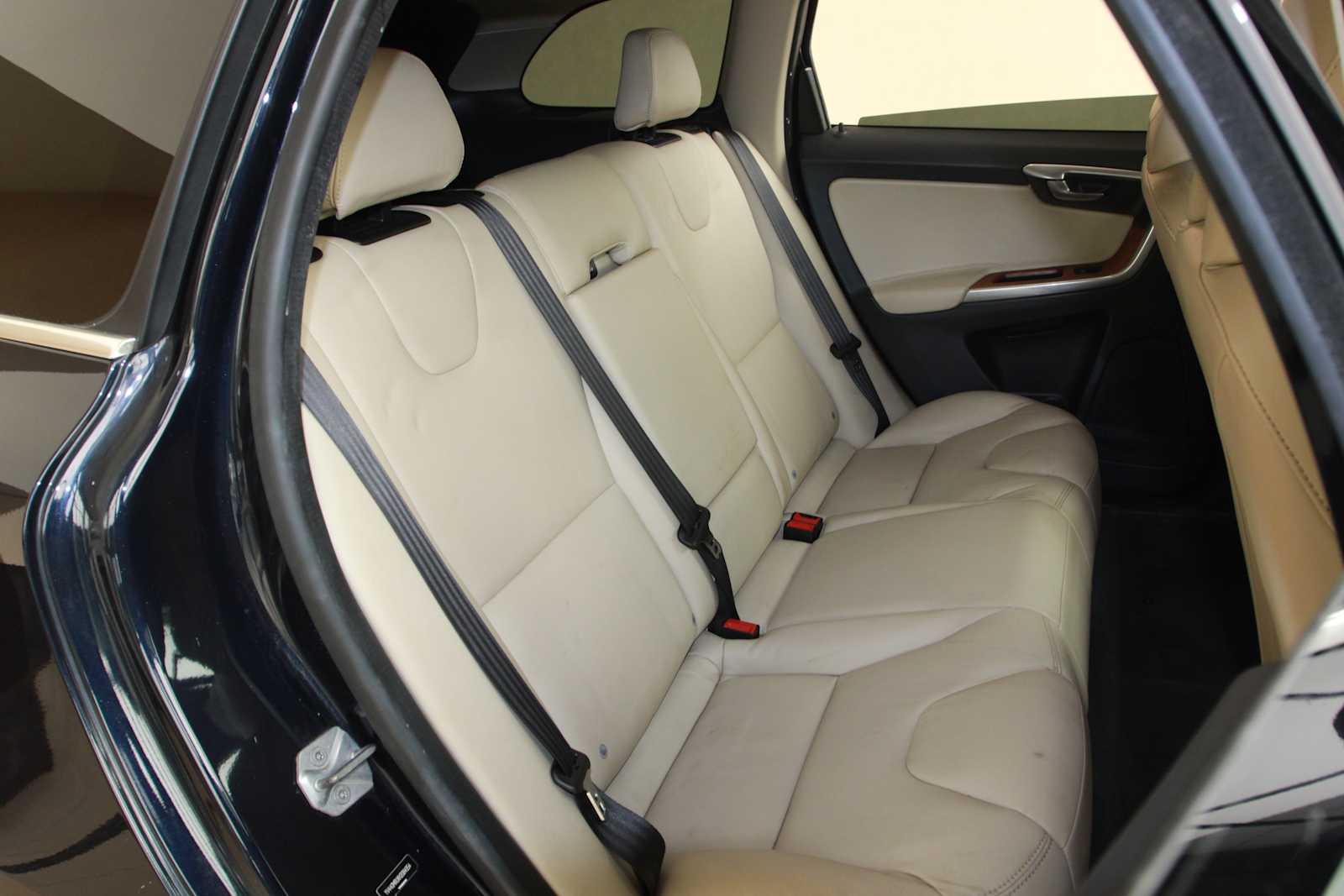 2017 Volvo XC60 30