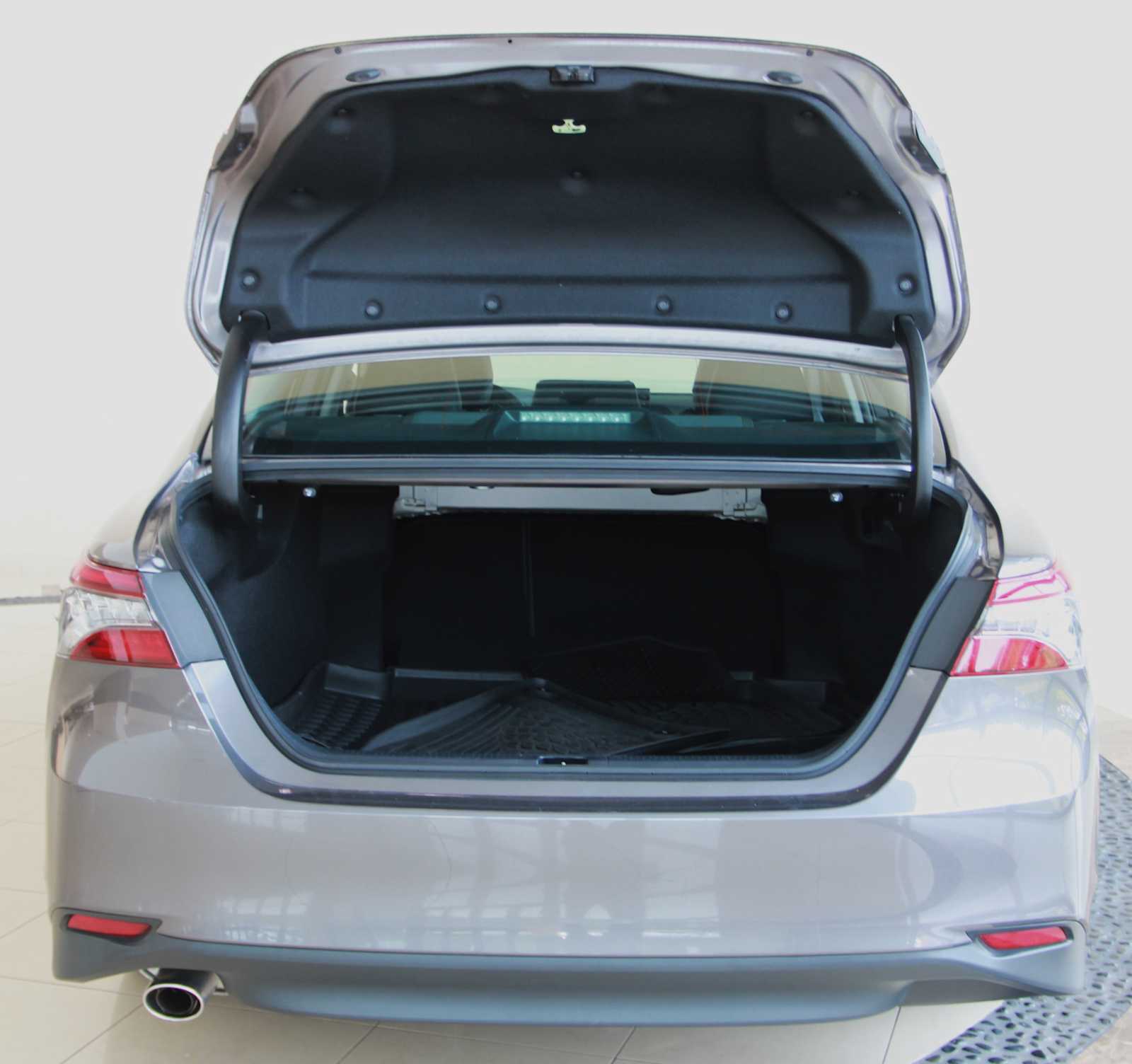 2021 Toyota Camry Hybrid XLE photo 4