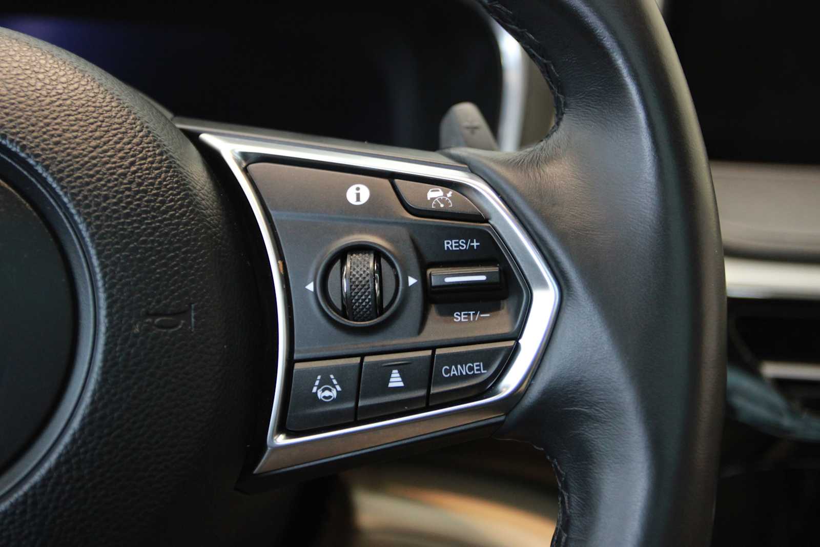 used 2023 Acura MDX car, priced at $37,797