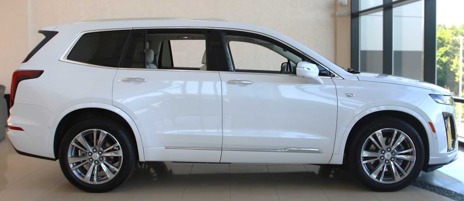 used 2022 Cadillac XT6 car, priced at $31,797