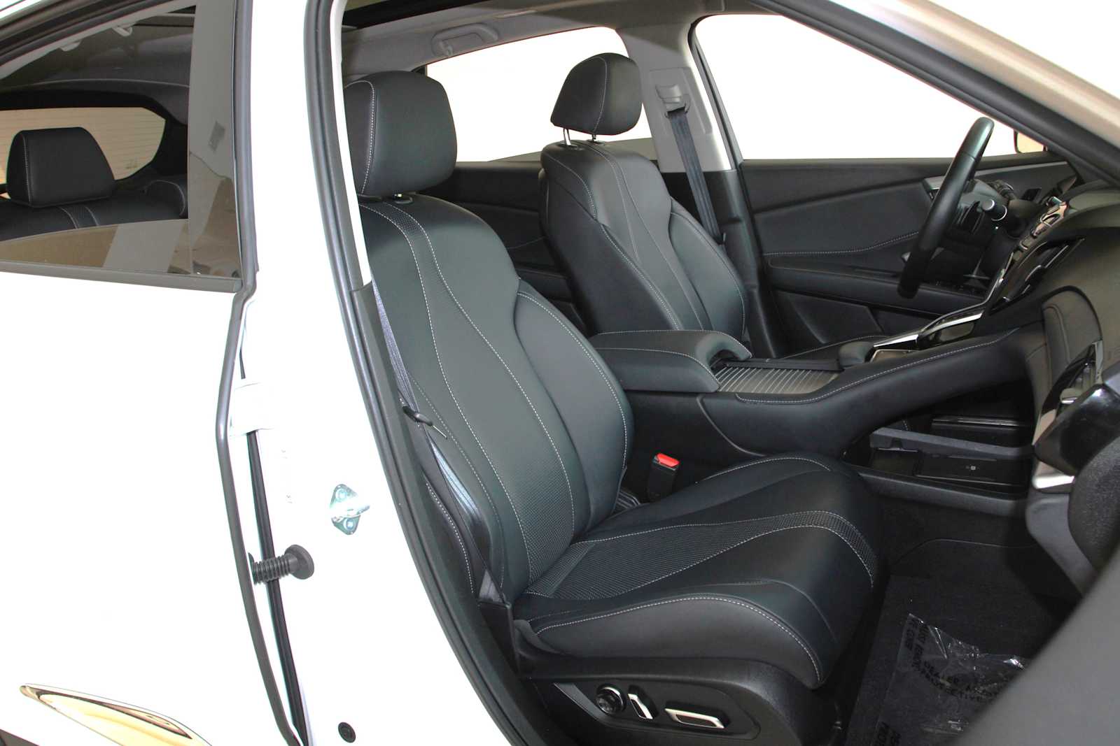 used 2024 Acura RDX car, priced at $36,997