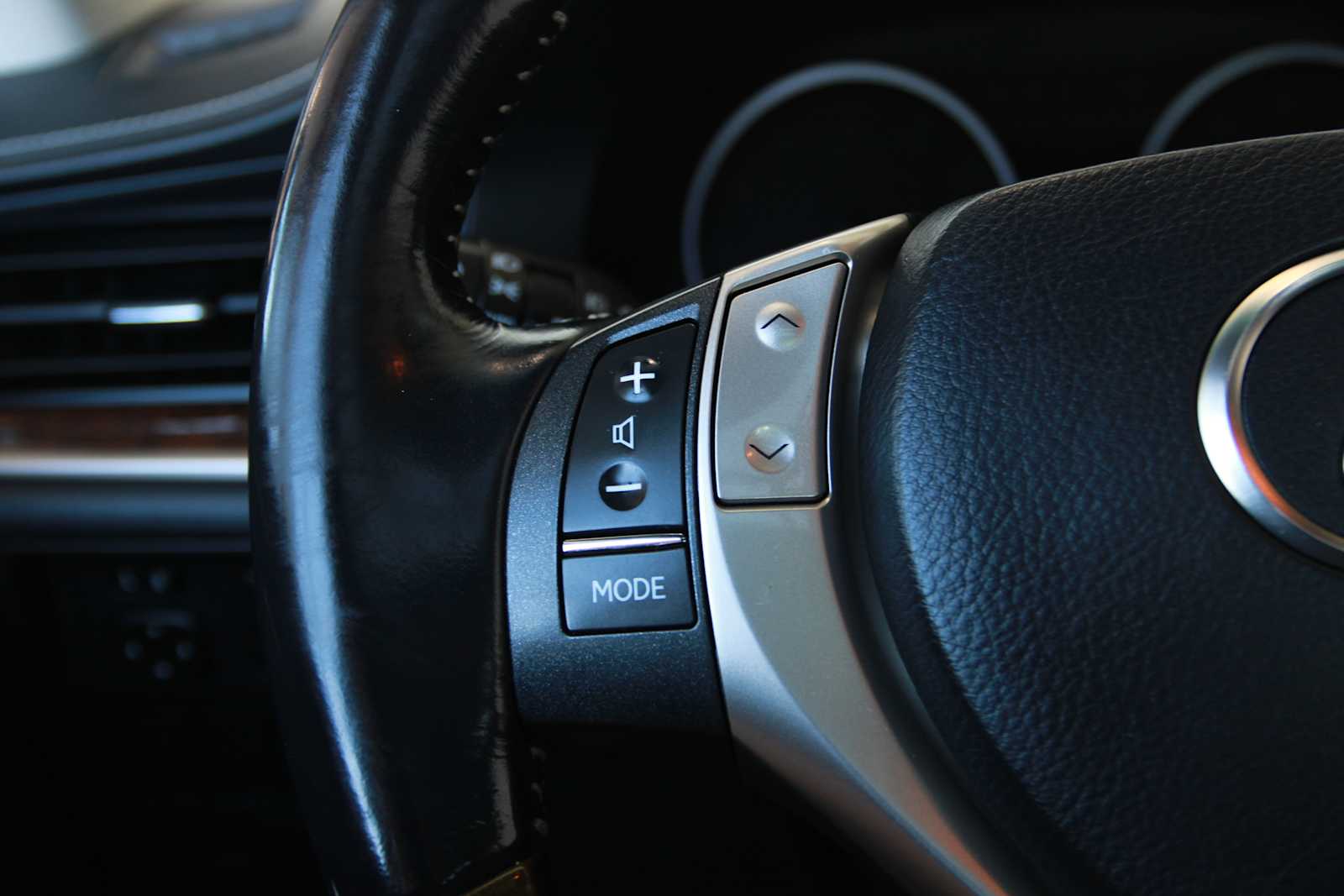 used 2015 Lexus ES 350 car, priced at $17,497