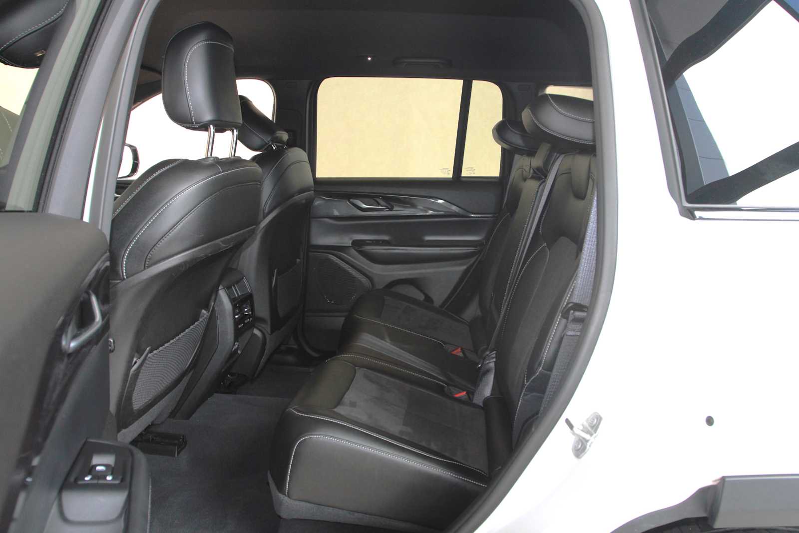 used 2023 Jeep Grand Cherokee car, priced at $30,497