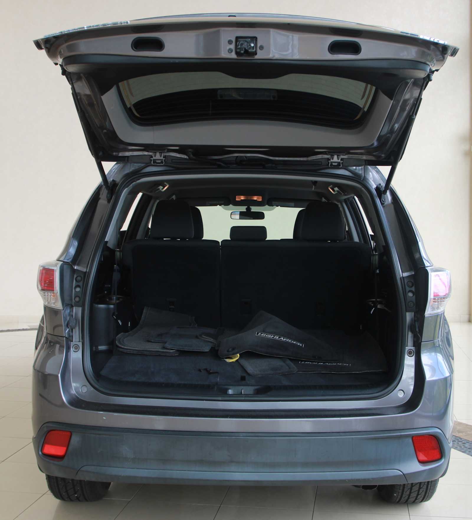 used 2015 Toyota Highlander car, priced at $18,497