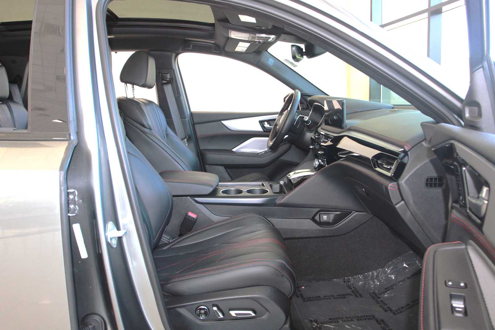 used 2025 Acura MDX car, priced at $57,497