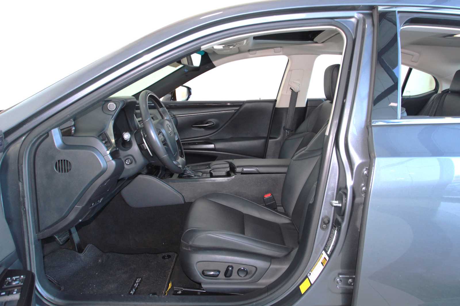 used 2020 Lexus ES 350 car, priced at $33,097