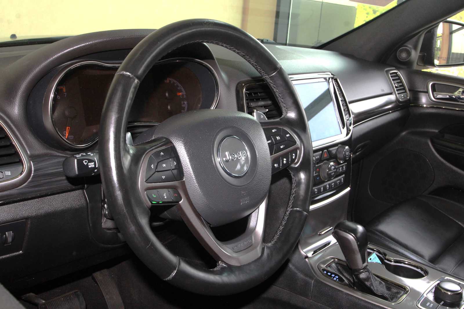 used 2021 Jeep Grand Cherokee car, priced at $21,497