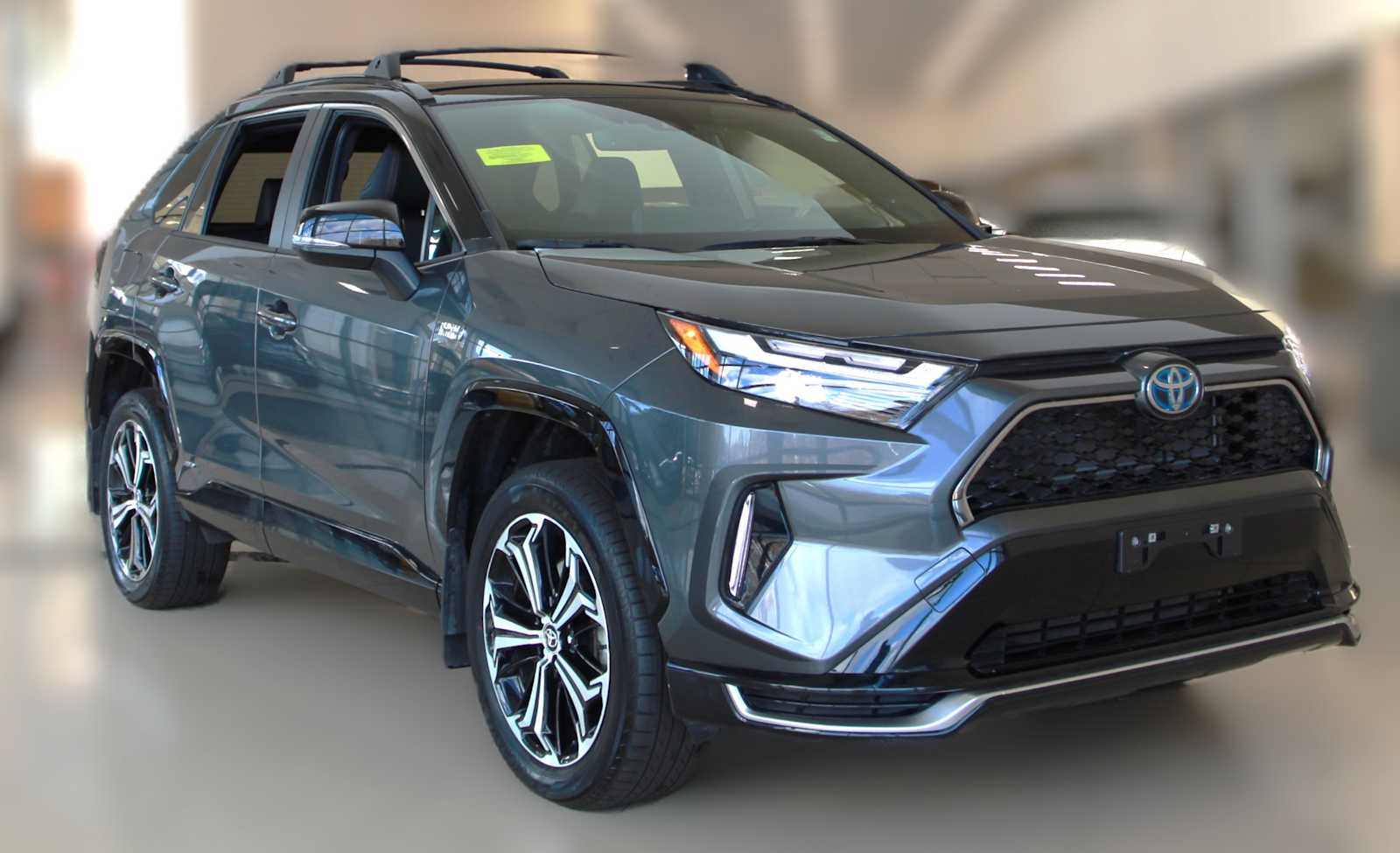 2024 Toyota RAV4 XSE's photo
