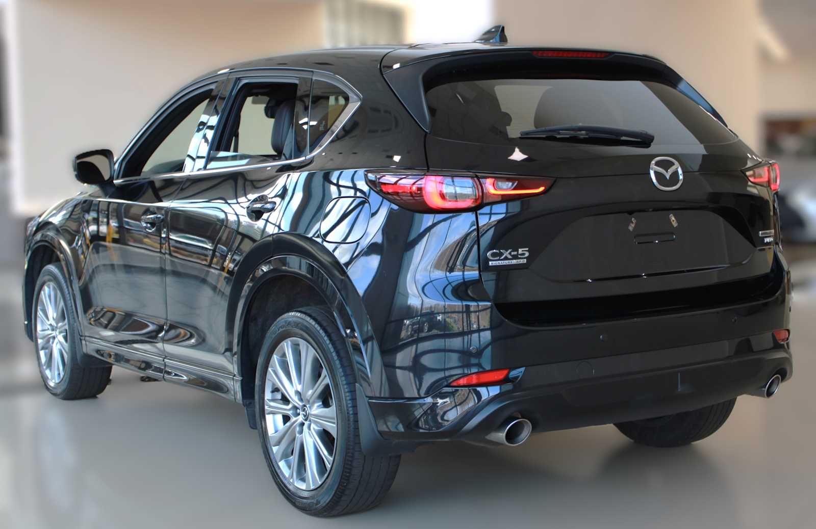 2022 Mazda CX-5 Signature photo 3