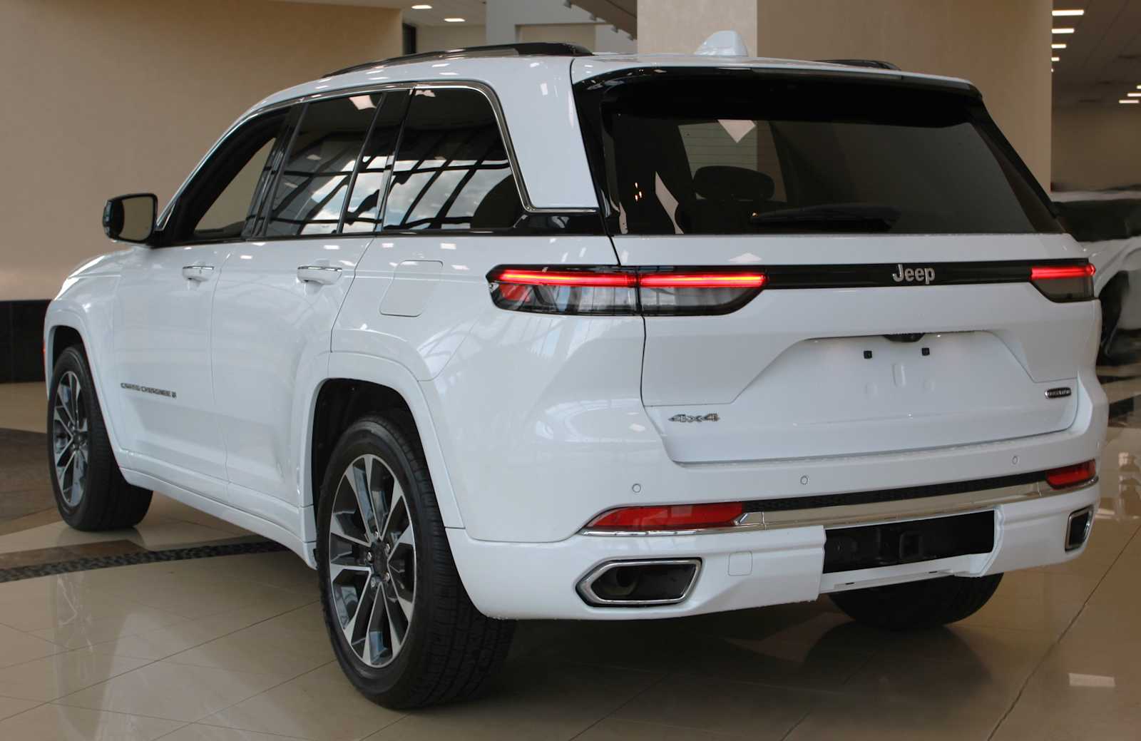 used 2023 Jeep Grand Cherokee car, priced at $36,897