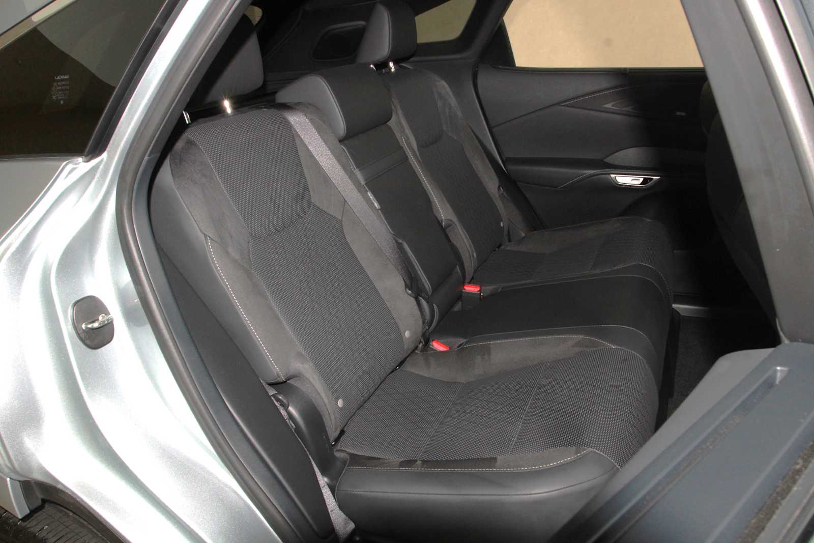 2025 Lexus RX PHEV 450h+ - Photo 32