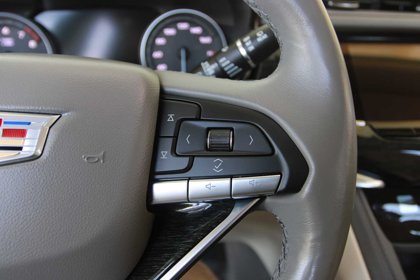 used 2022 Cadillac XT6 car, priced at $31,797