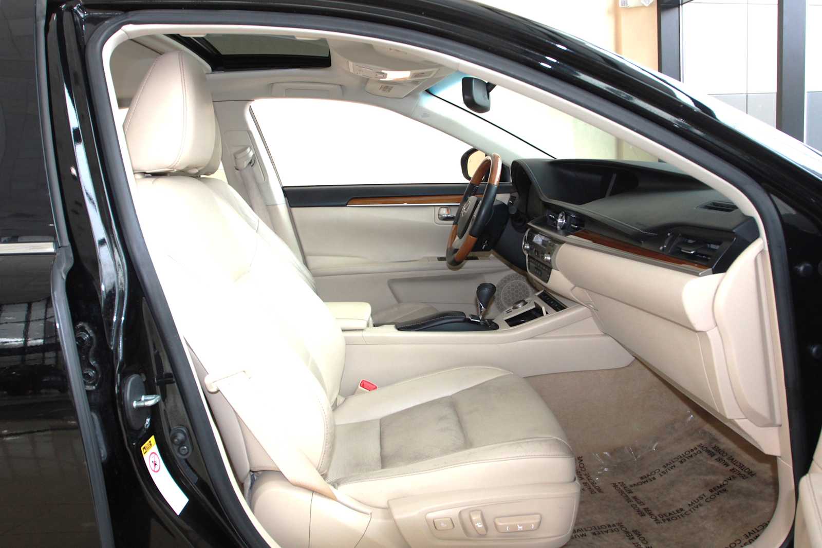 used 2014 Lexus ES 300h car, priced at $15,997