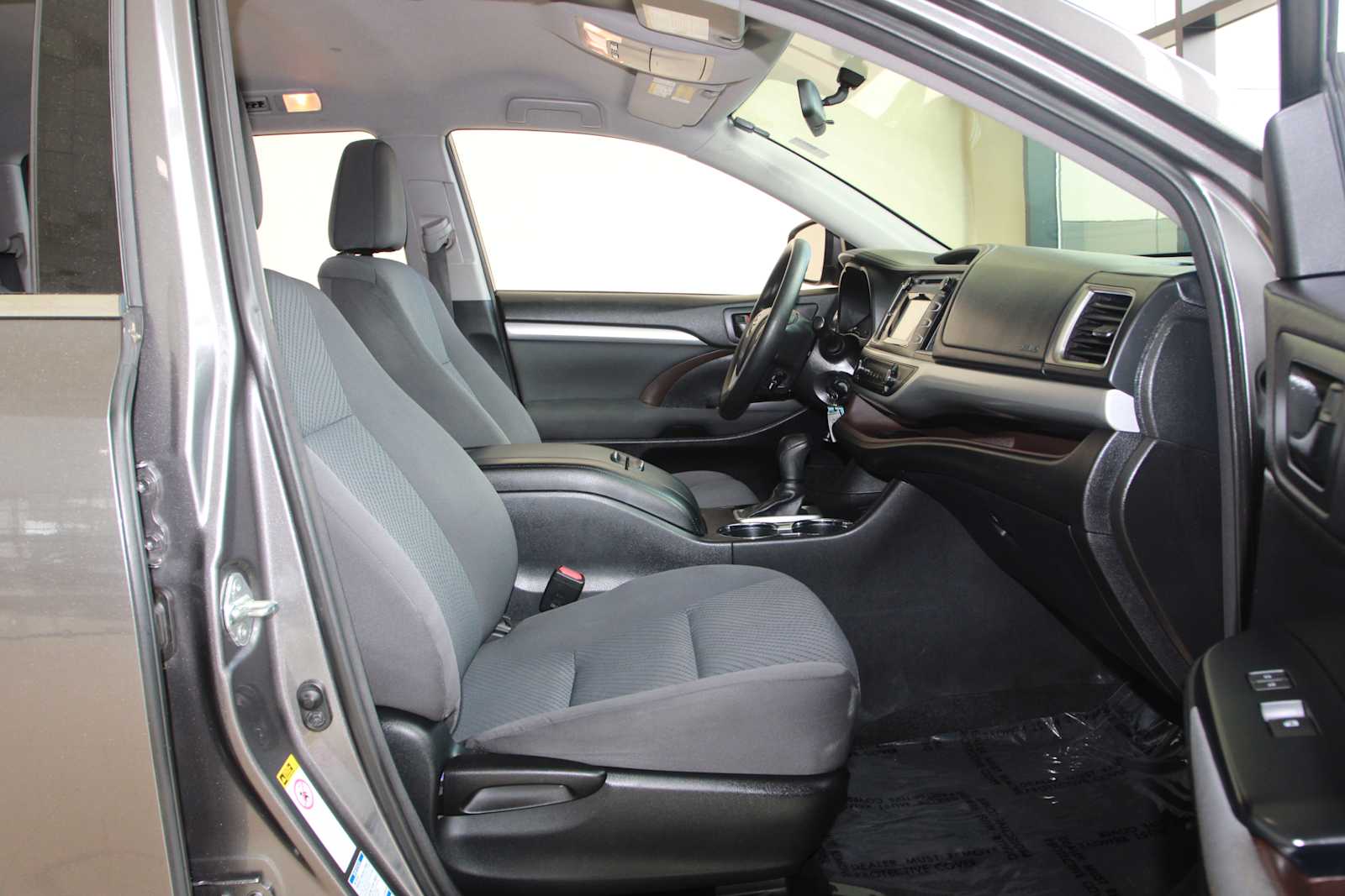 used 2015 Toyota Highlander car, priced at $18,497