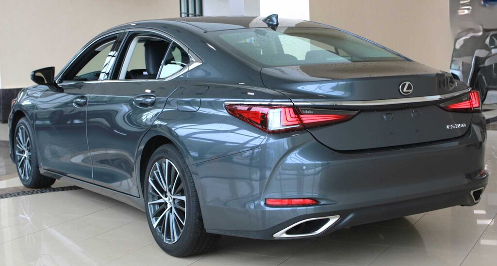 Used 2024 Lexus ES 350 4-Door Sedan