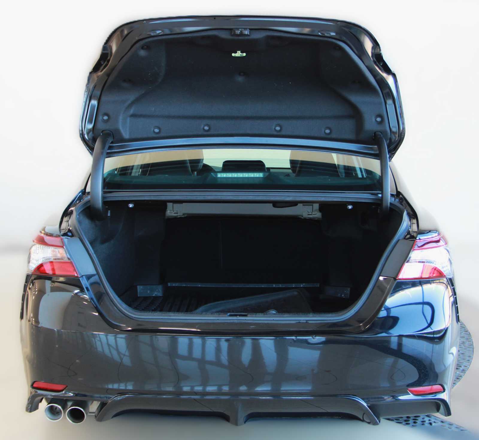 2023 Toyota Camry Hybrid SE photo 4