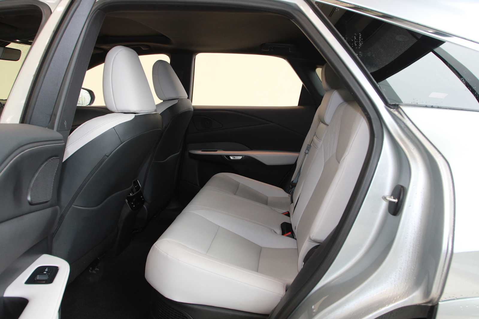 2026 Lexus RX Hybrid 350h - Photo 24