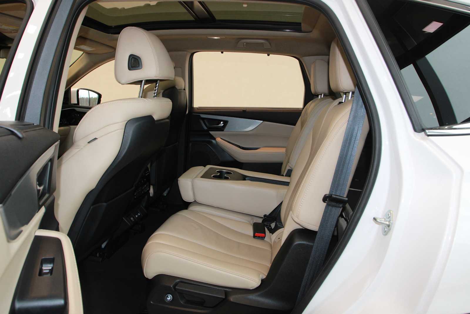 used 2023 Acura MDX car, priced at $37,797