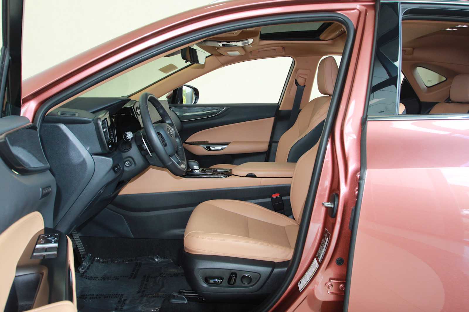 2026 Lexus NX 350 - Photo 22