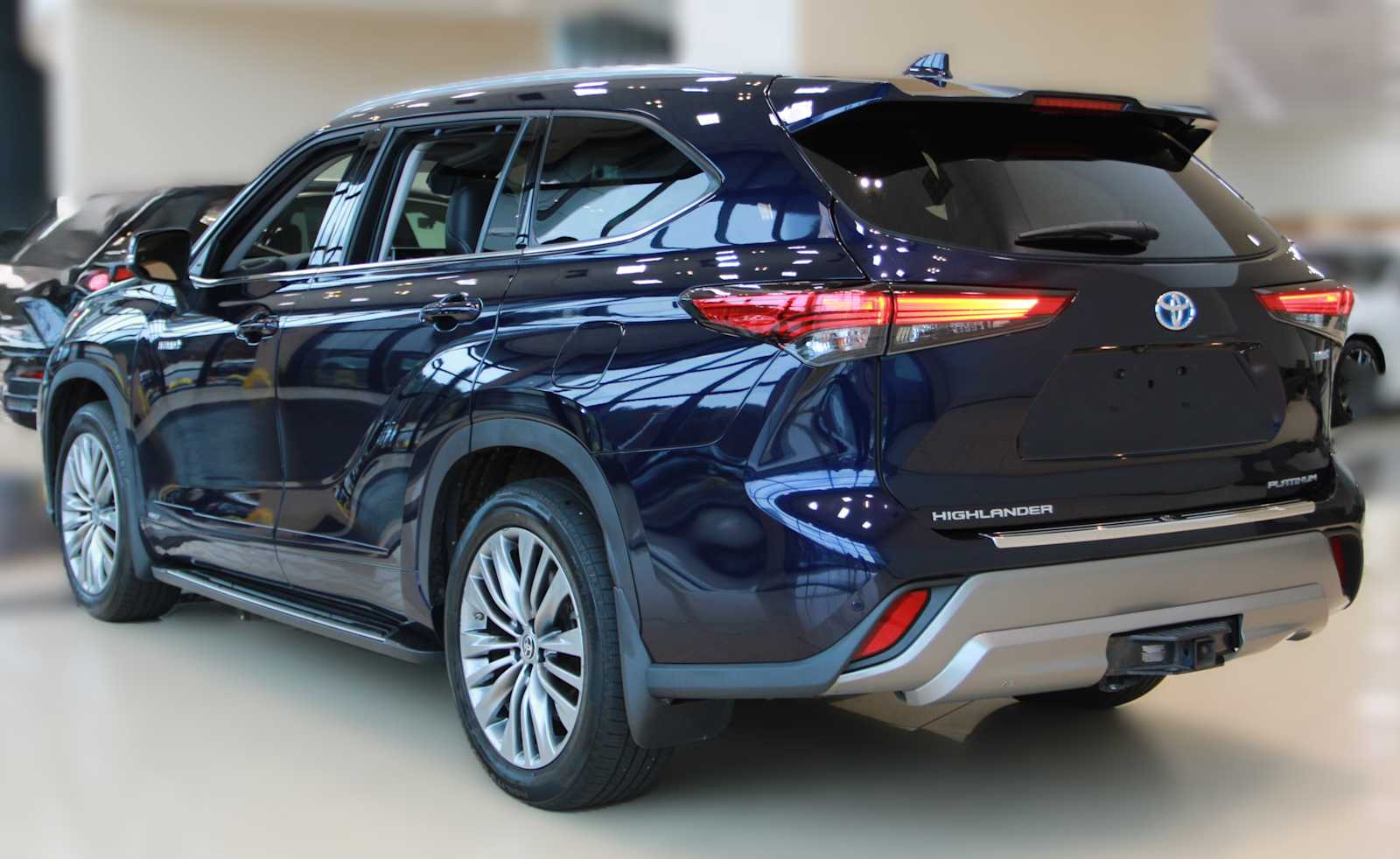 2021 Toyota Highlander Hybrid Platinum photo 3