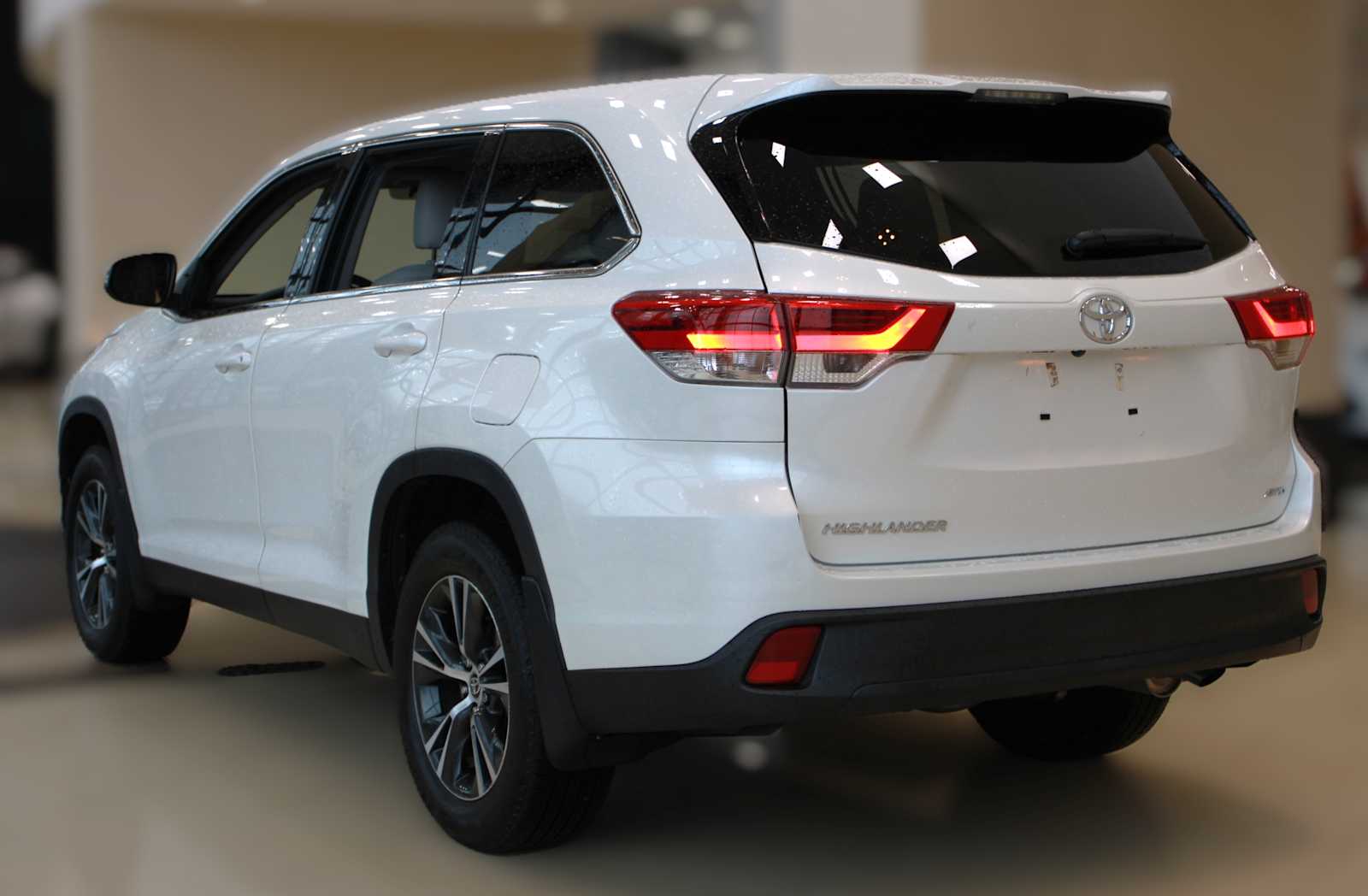 used 2019 Toyota Highlander car, priced at $28,497