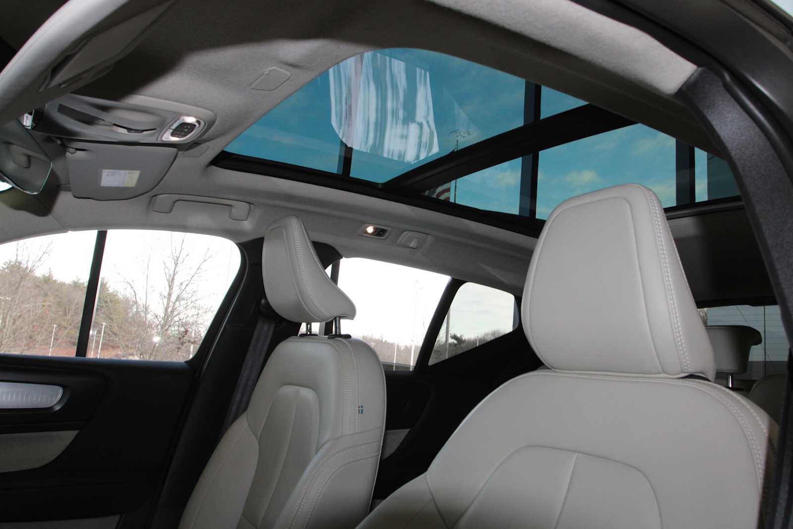 used 2020 Volvo XC40 car, priced at $17,497