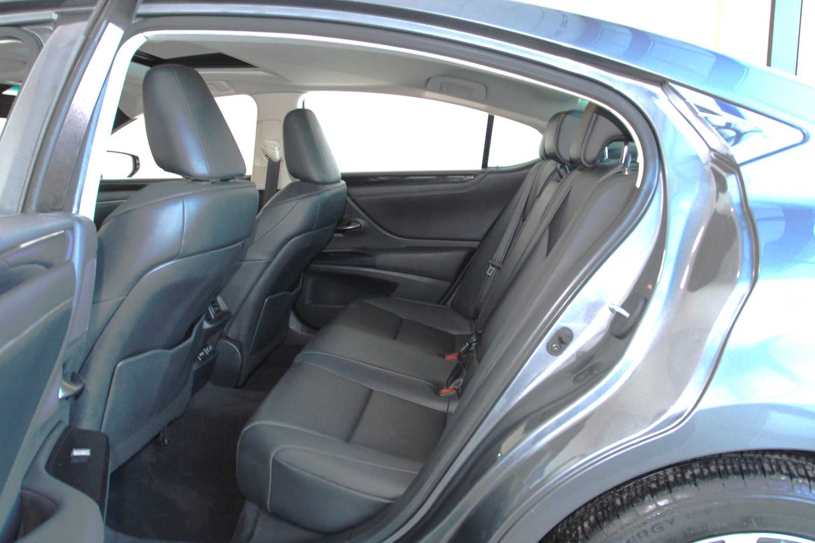 used 2020 Lexus ES 350 car, priced at $33,097