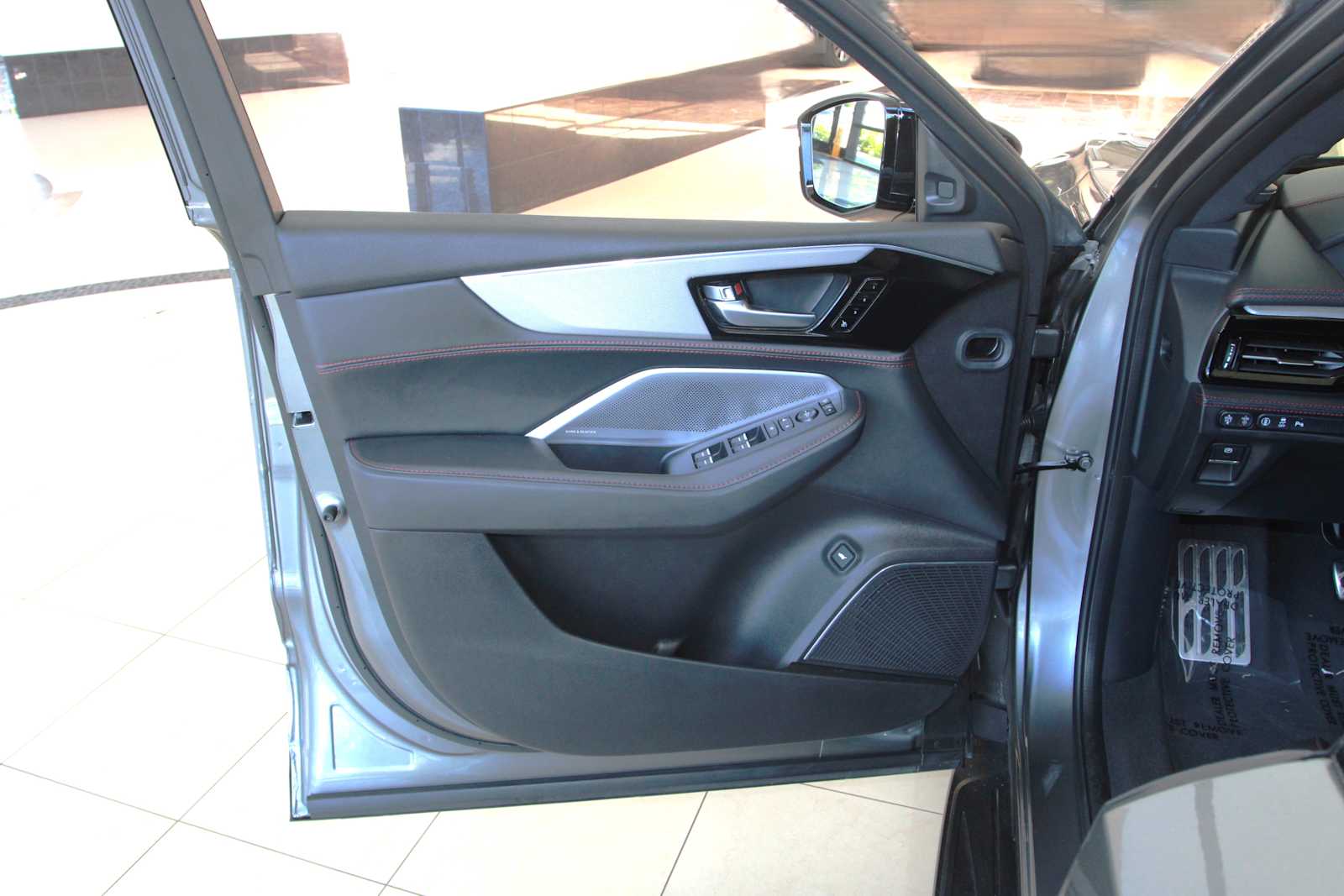 used 2025 Acura MDX car, priced at $57,497