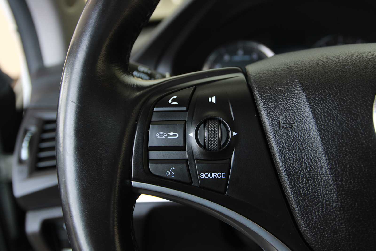 used 2018 Acura MDX car, priced at $23,097