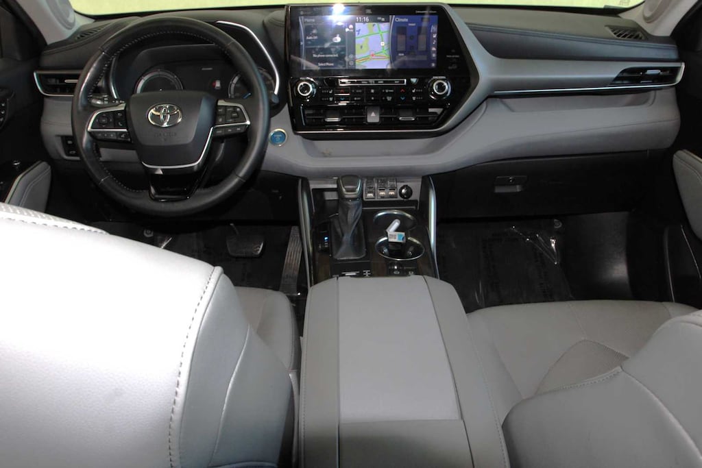 Used 2021 Toyota Highlander Hybrid Limited SUV