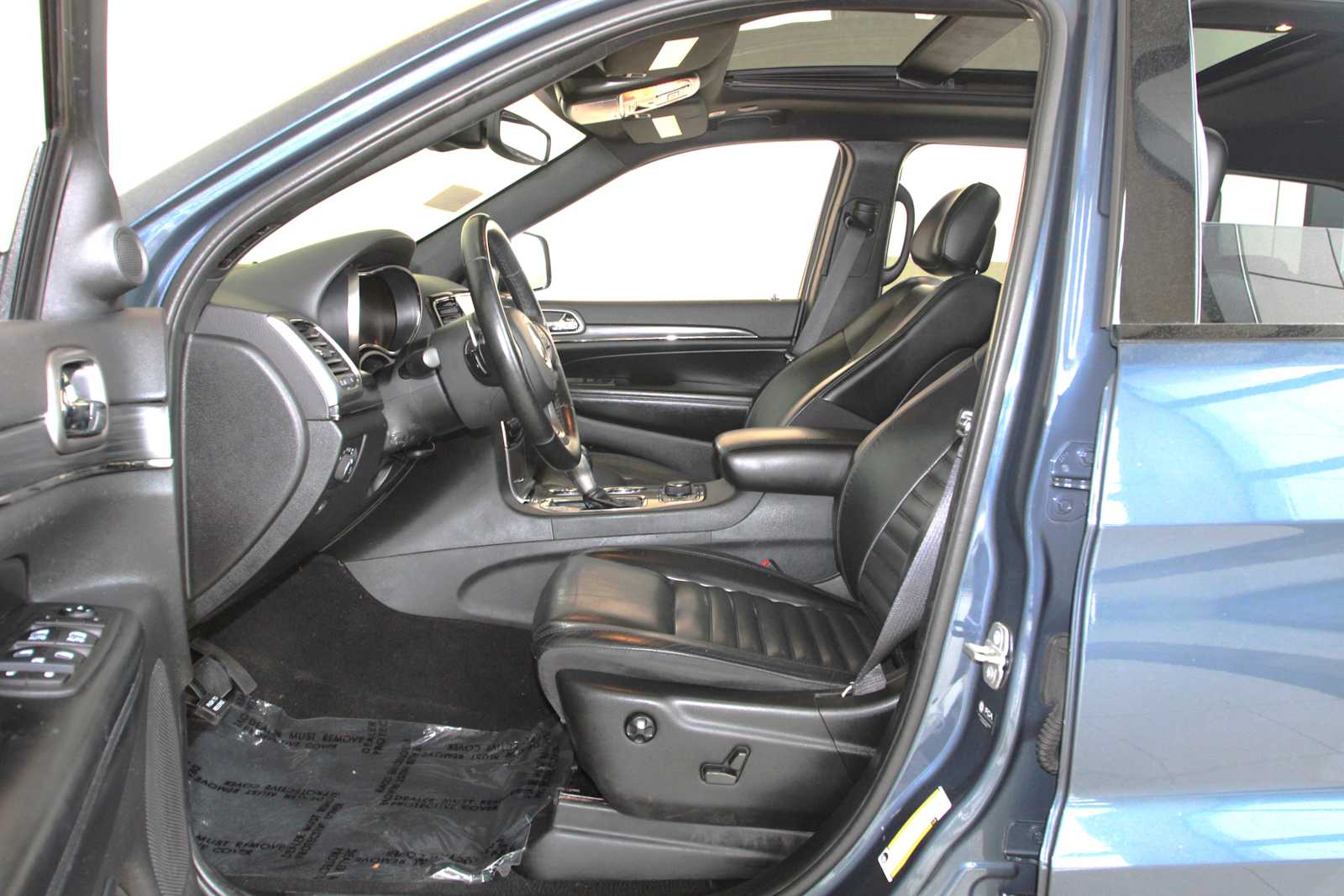 used 2021 Jeep Grand Cherokee car, priced at $21,497