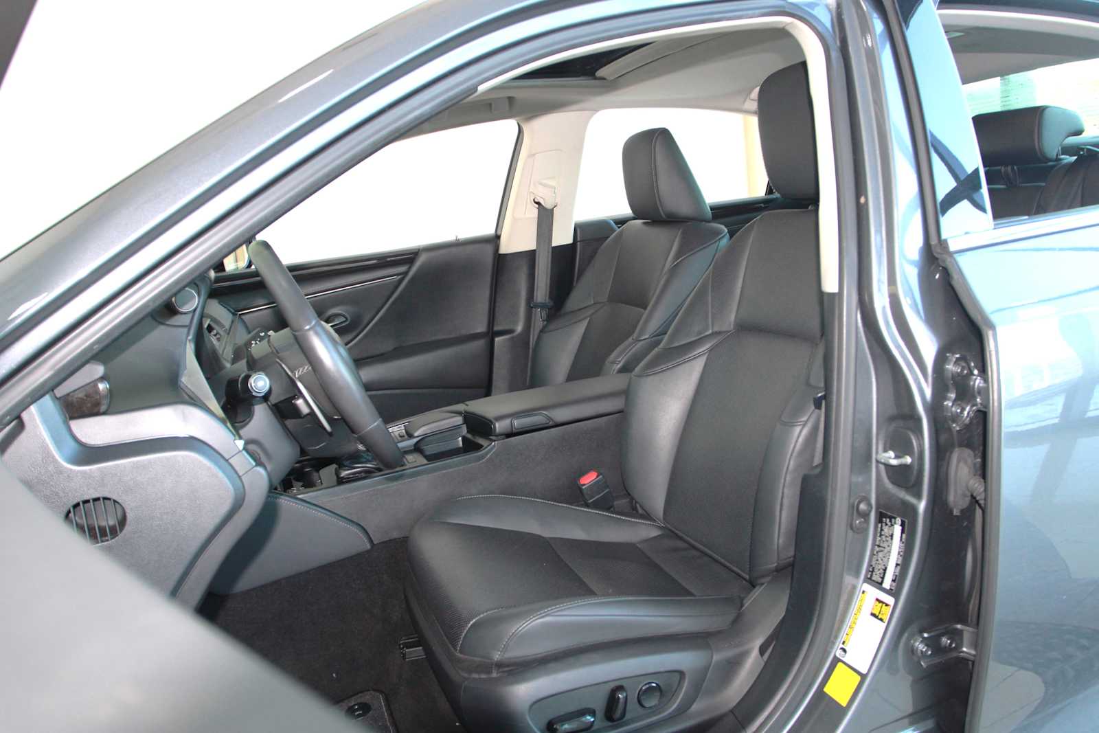 used 2020 Lexus ES 350 car, priced at $33,097