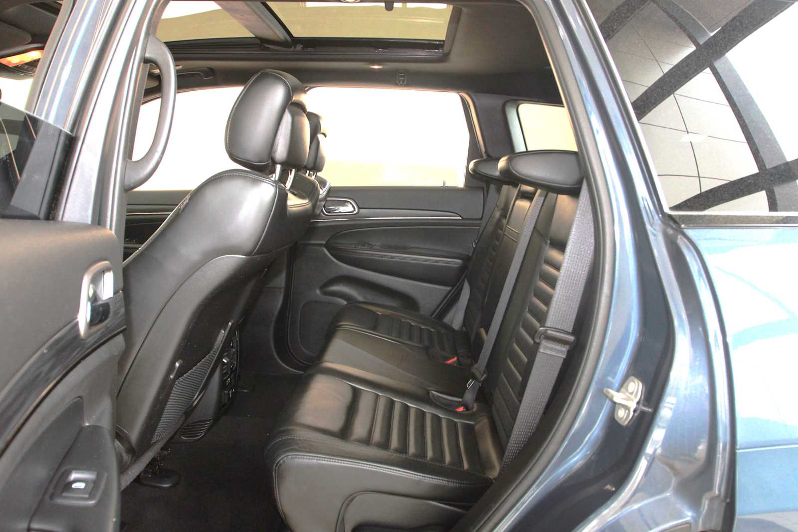 used 2021 Jeep Grand Cherokee car, priced at $21,497