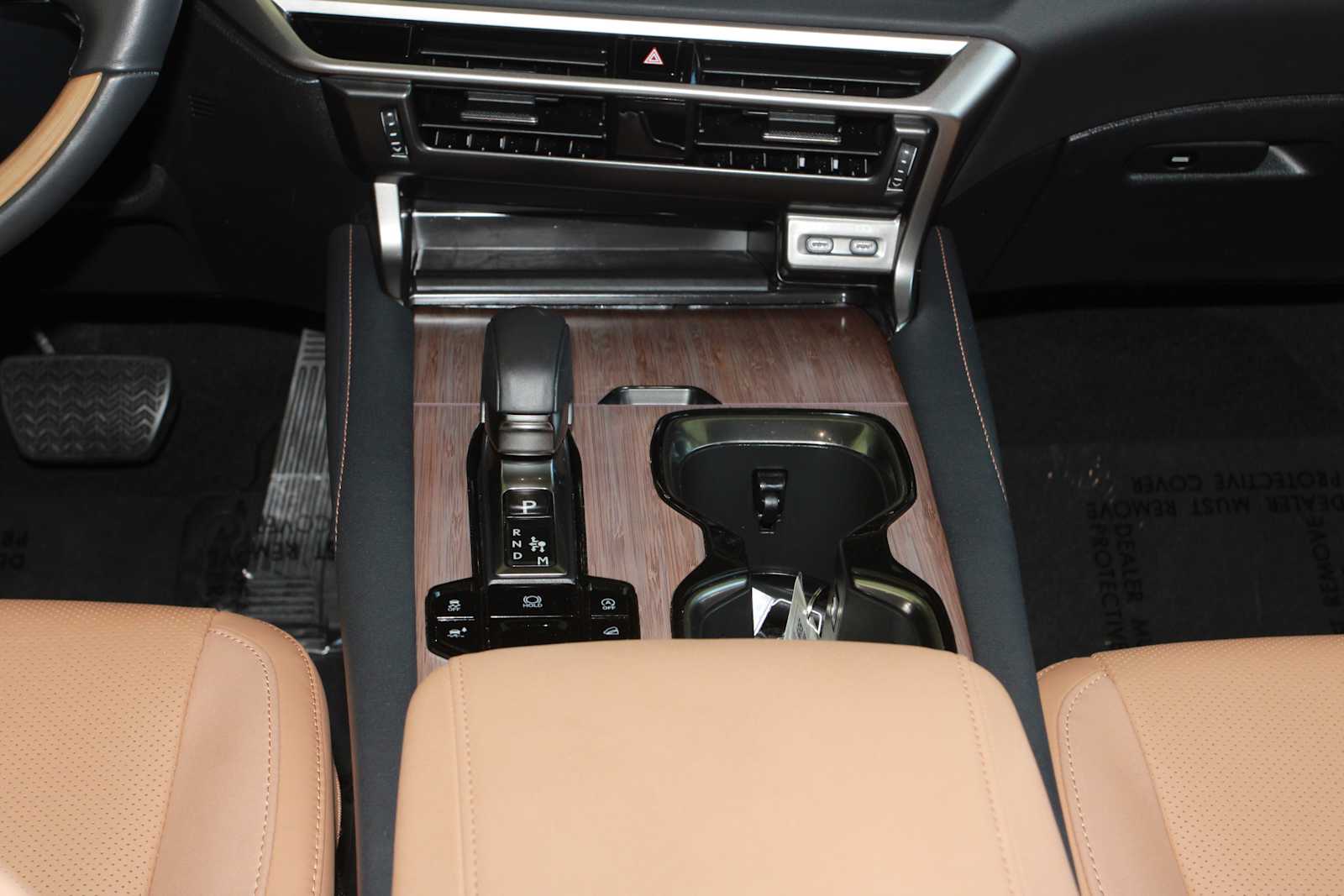 2025 Lexus RX 350 - Photo 32