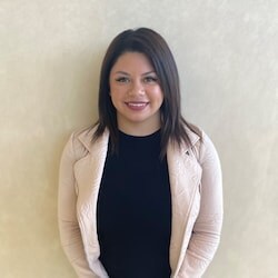 Staff member LESLY RUANO from ID_d8ddd2