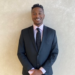 Staff member XAVIER ANDRADE from ID_d8ddd2