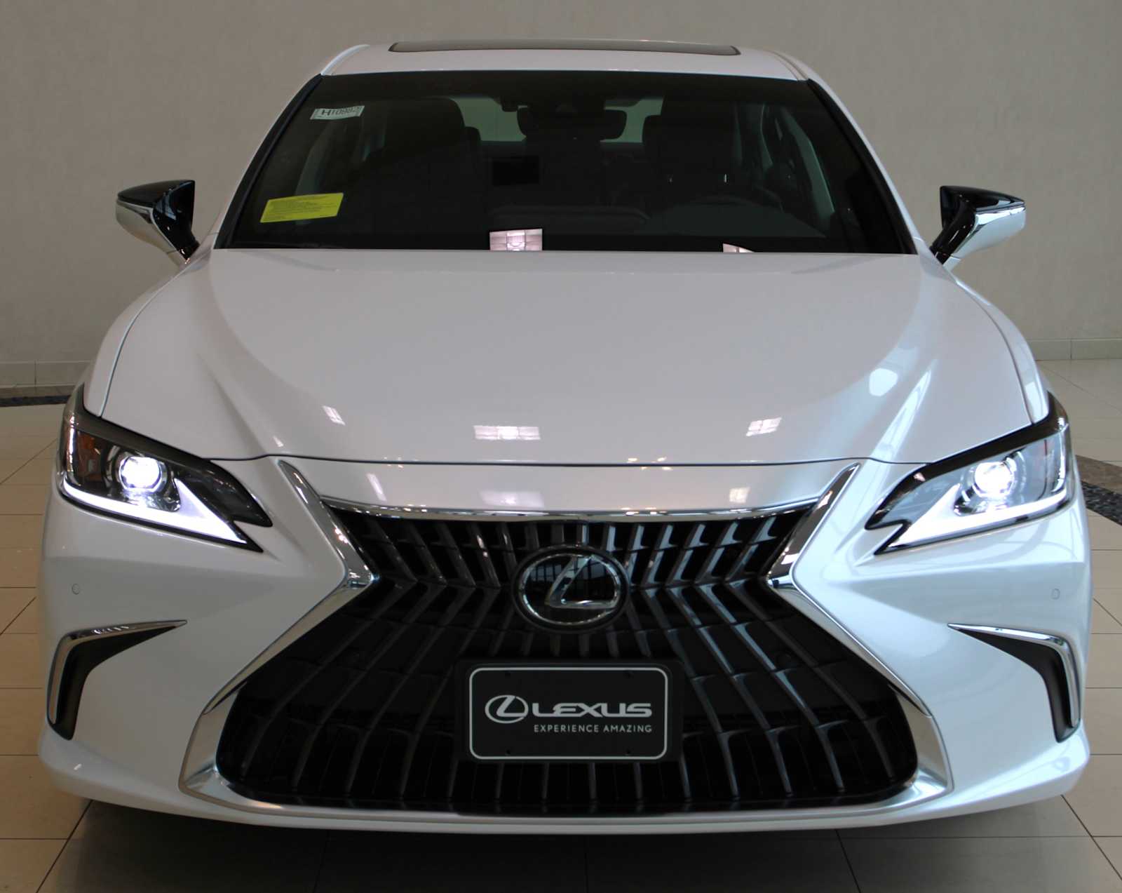 2025 Lexus ES 300h Premium photo 2