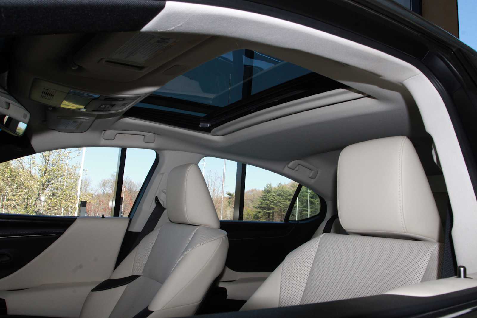 used 2022 Lexus ES 250 car, priced at $35,497