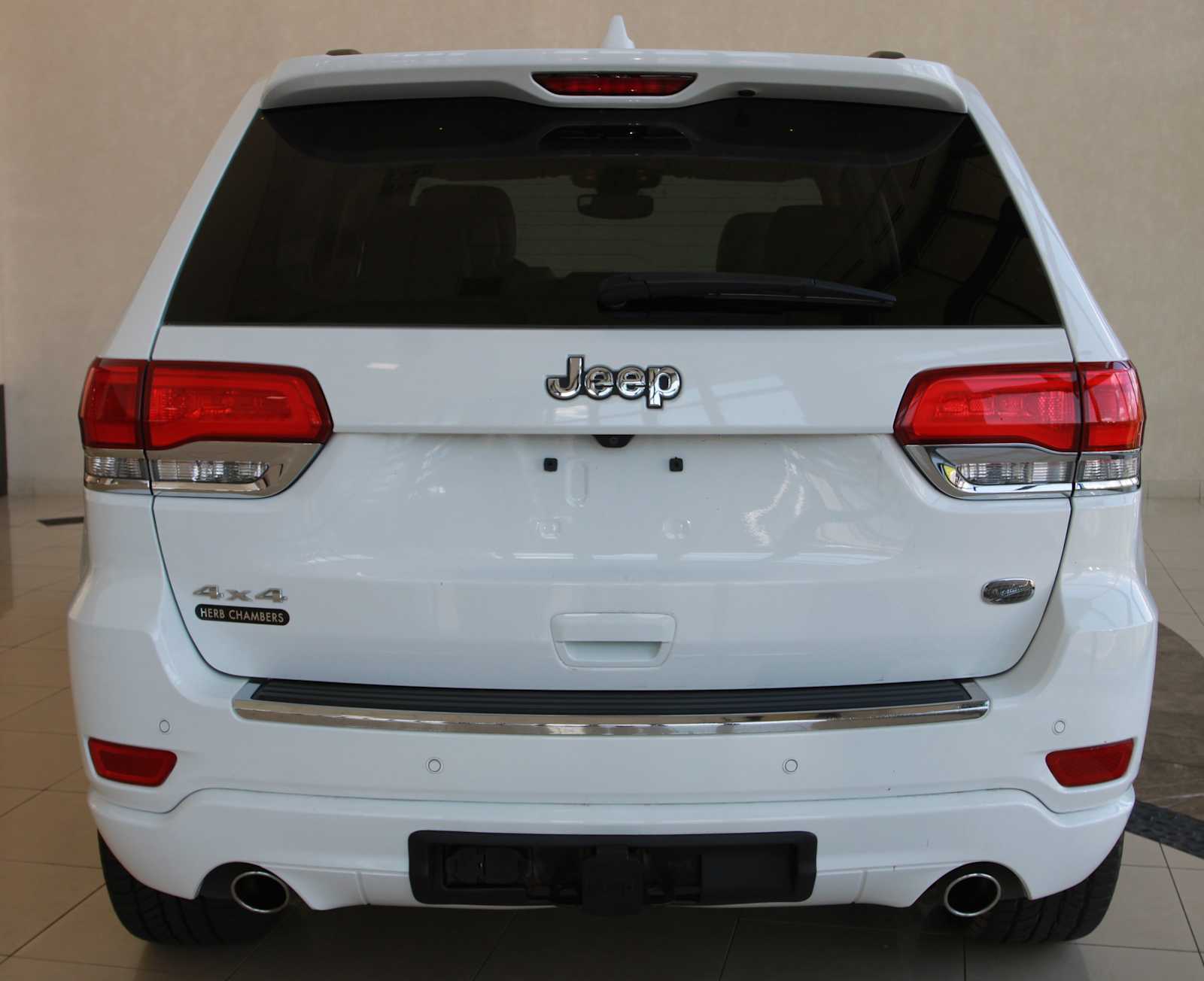 used 2020 Jeep Grand Cherokee car, priced at $18,497